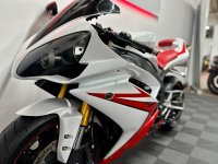 YAMAHA R1