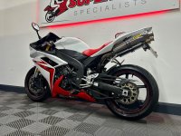 YAMAHA R1