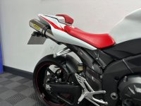 YAMAHA R1