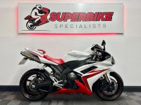 YAMAHA R1