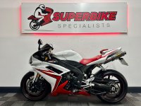 YAMAHA R1