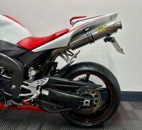 YAMAHA R1