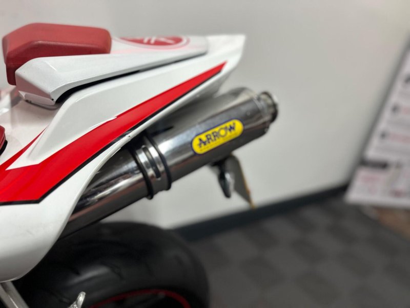 YAMAHA R1