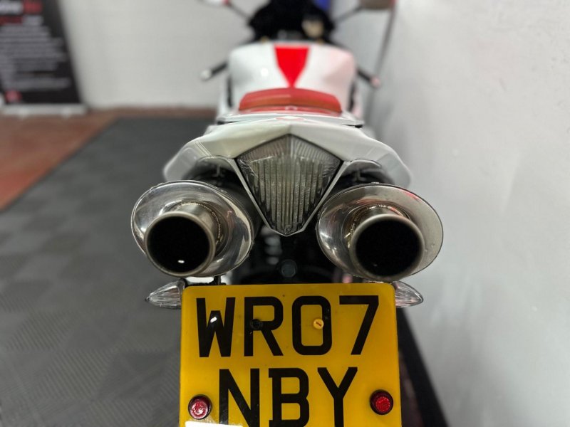 YAMAHA R1