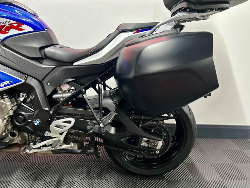BMW S1000XR