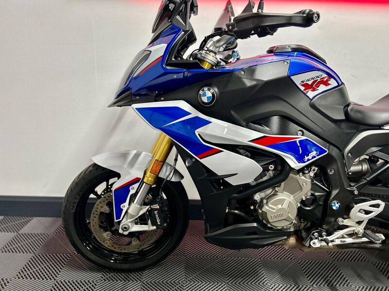 BMW S1000XR