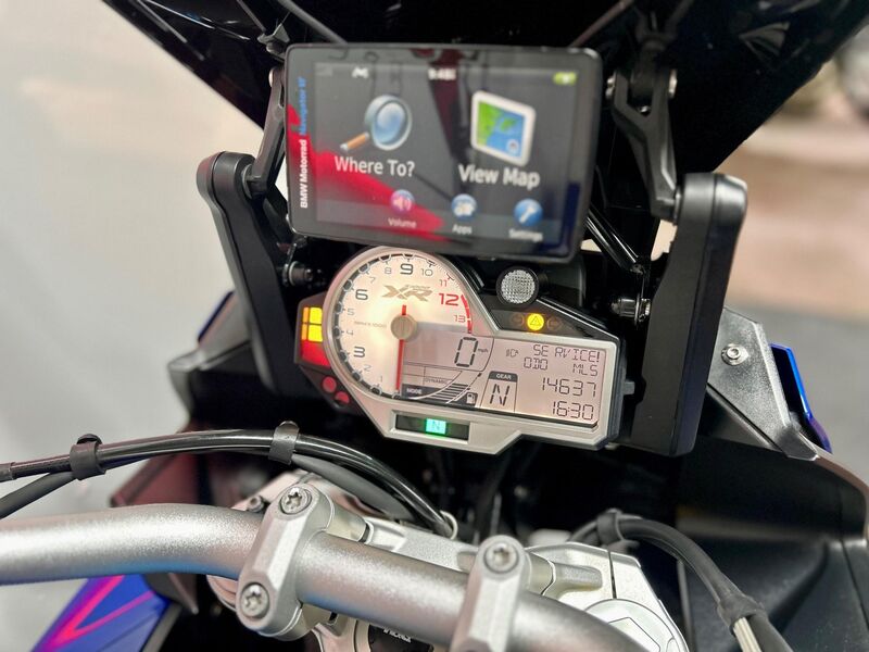 BMW S1000XR