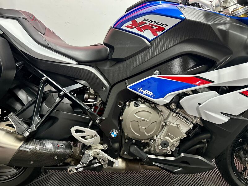 BMW S1000XR