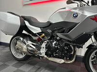 BMW F900XR