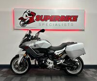 BMW F900XR