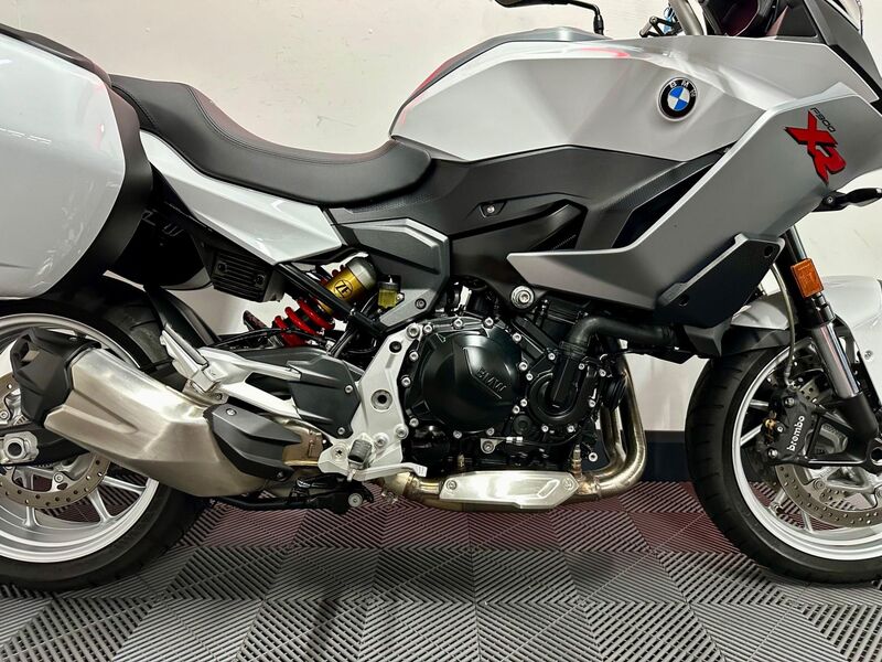 BMW F900XR