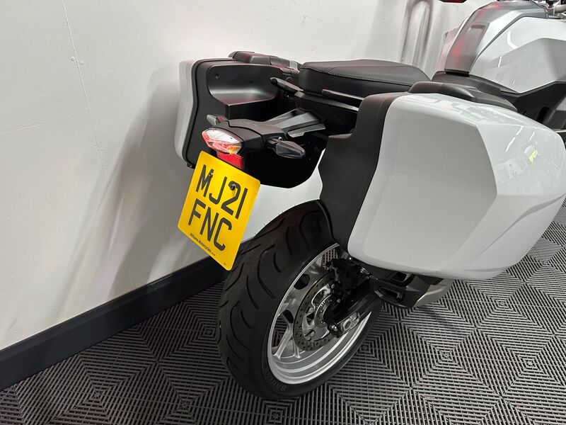 BMW F900XR