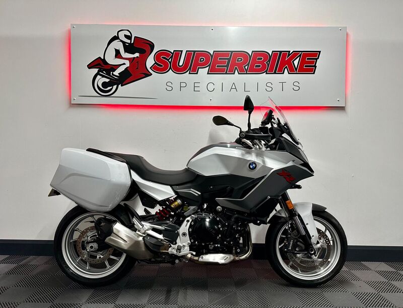 BMW F900XR
