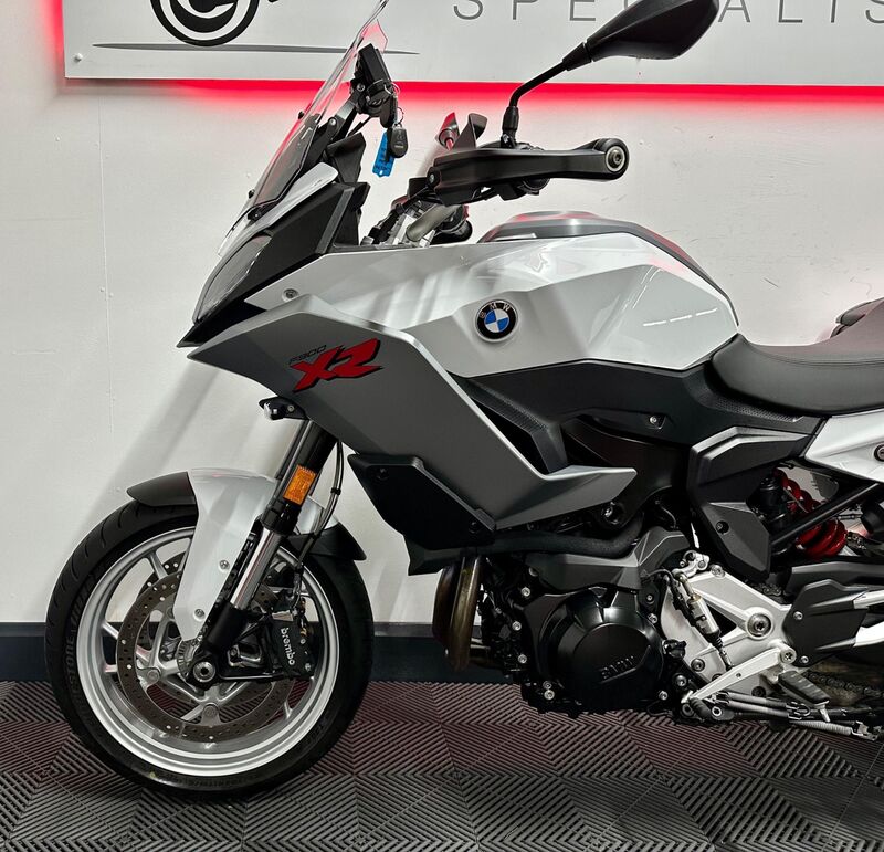BMW F900XR