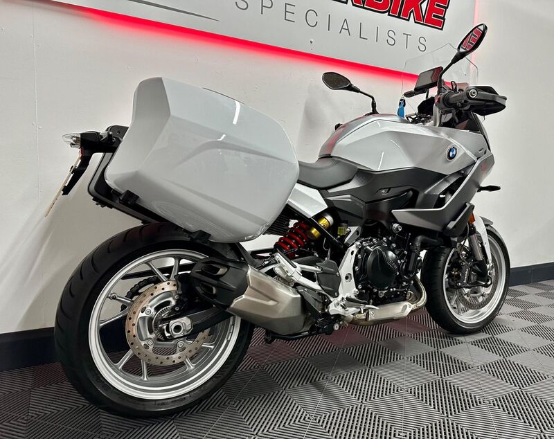 BMW F900XR