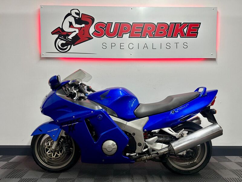 HONDA CBR1100XX Super Blackbird