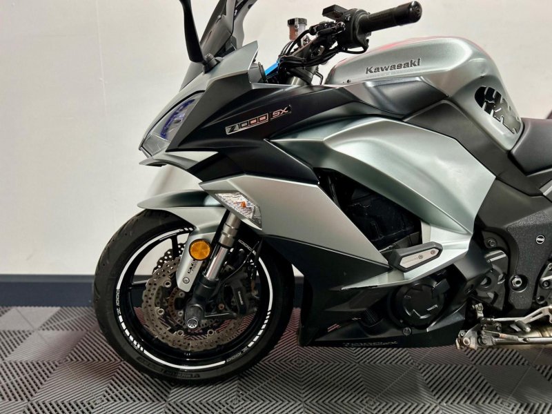 KAWASAKI Z1000
