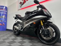 YAMAHA R6
