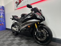 YAMAHA R6