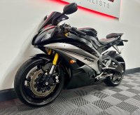 YAMAHA R6