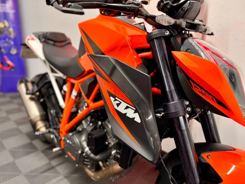 KTM 1290 SUPER DUKE R
