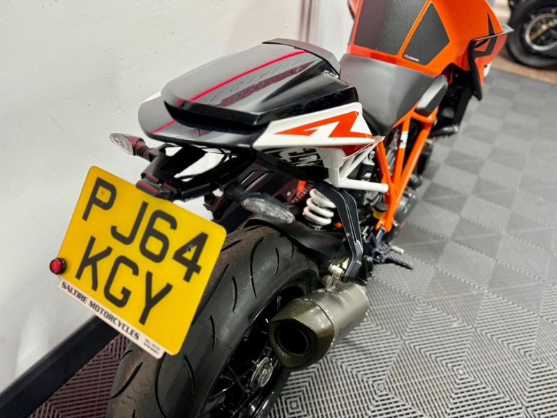 KTM 1290 SUPER DUKE R