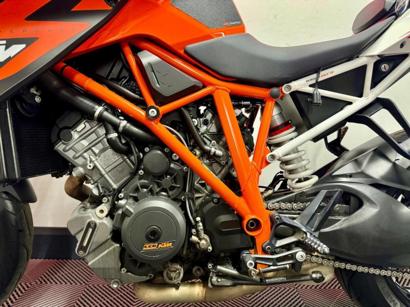 KTM 1290 SUPER DUKE R