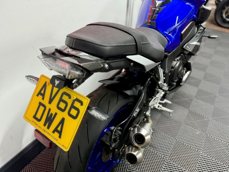 YAMAHA MT-10