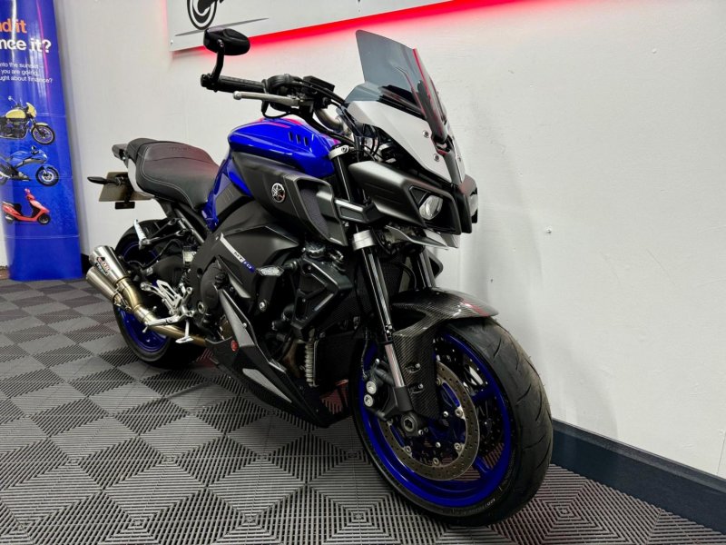 YAMAHA MT-10