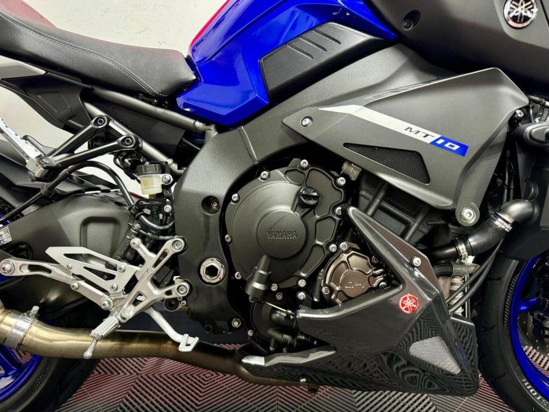 YAMAHA MT-10