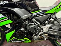 KAWASAKI Ninja 650