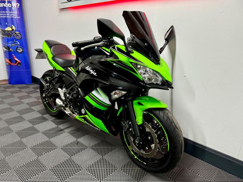 KAWASAKI Ninja 650