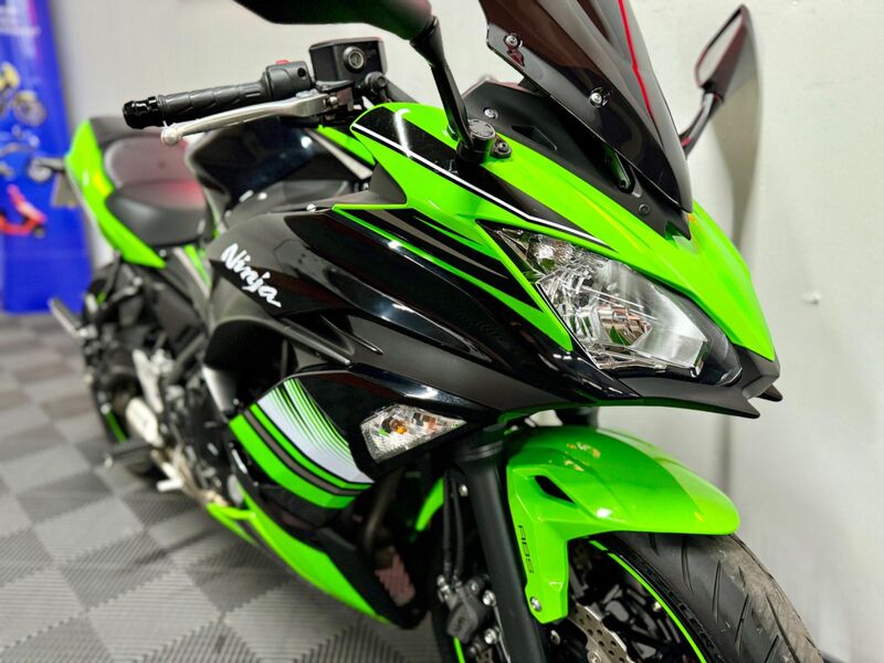 KAWASAKI Ninja 650