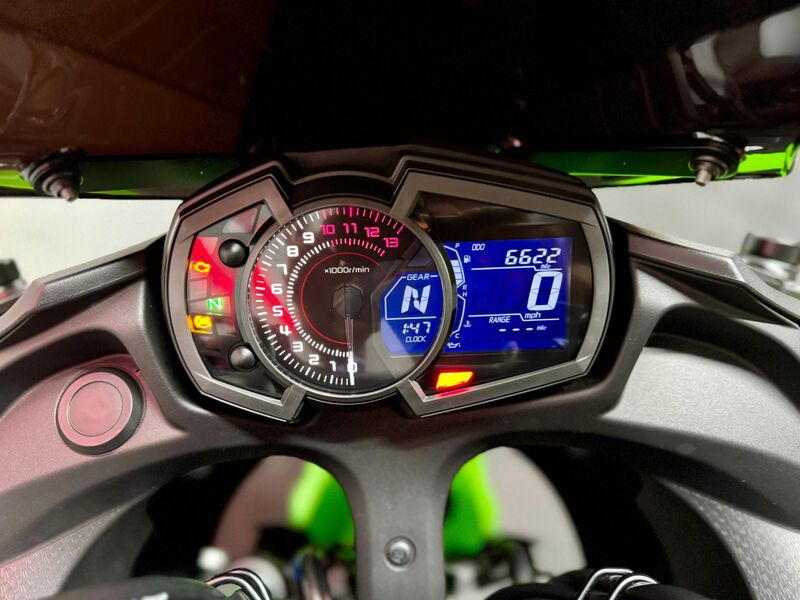 KAWASAKI Ninja 650