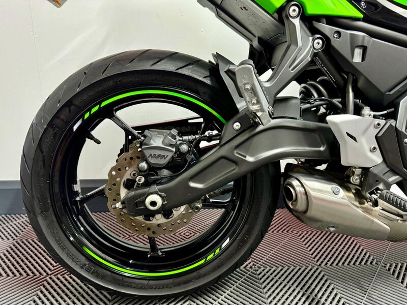 KAWASAKI Ninja 650