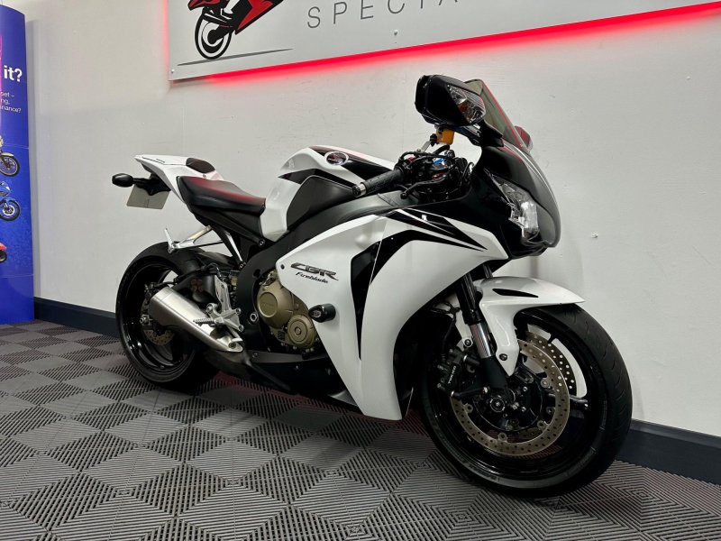 HONDA CBR1000RR Fireblade