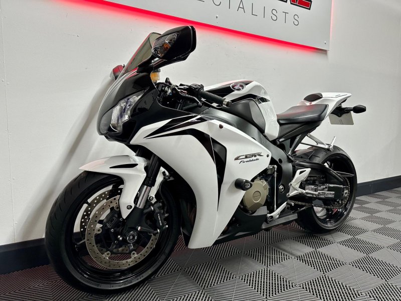 HONDA CBR1000RR Fireblade