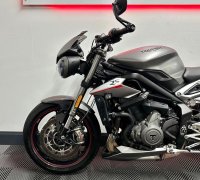 TRIUMPH STREET TRIPLE 765