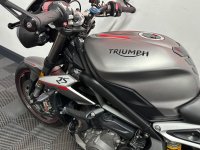 TRIUMPH STREET TRIPLE 765