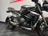 TRIUMPH STREET TRIPLE 765