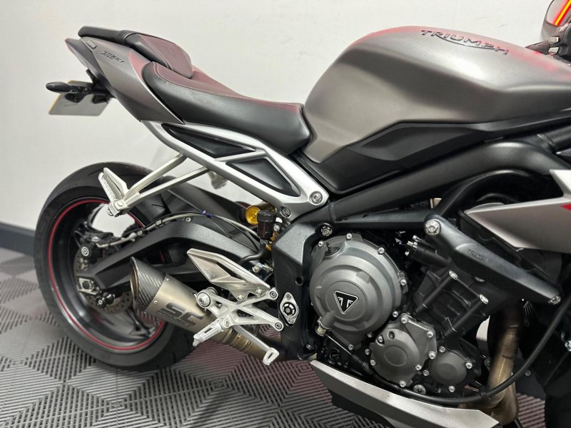 TRIUMPH STREET TRIPLE 765