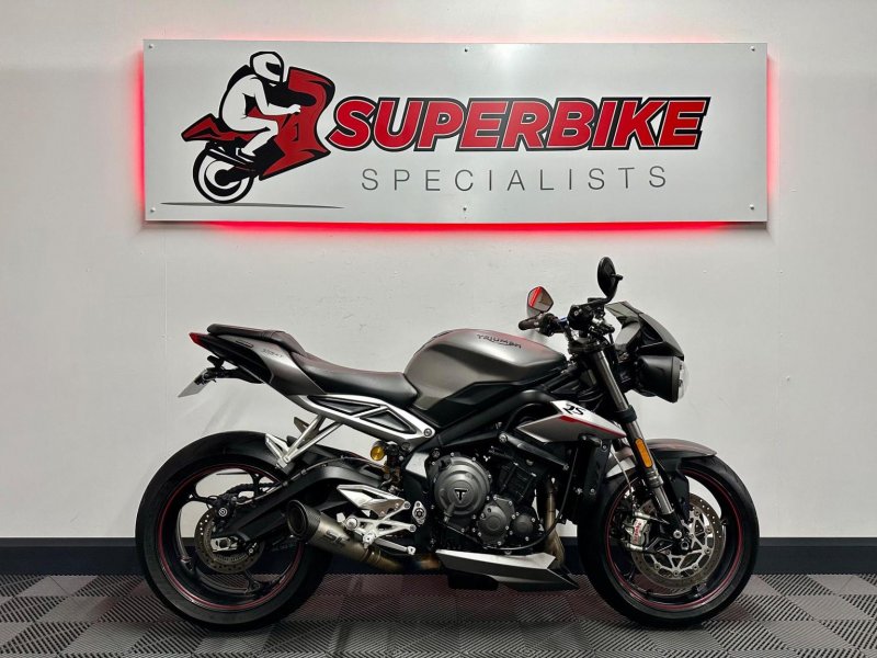 TRIUMPH STREET TRIPLE 765