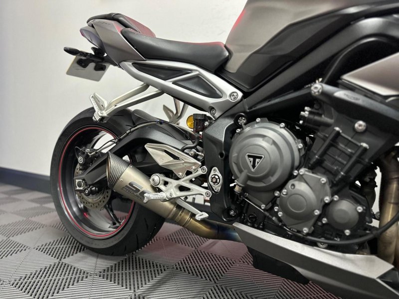 TRIUMPH STREET TRIPLE 765