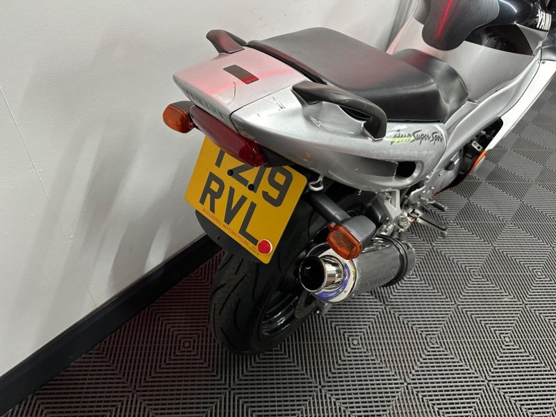 YAMAHA YZF600R