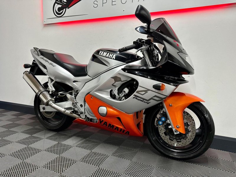 YAMAHA YZF600R