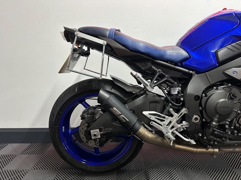 YAMAHA MT-10