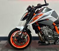 KTM 890 DUKE