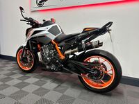 KTM 890 DUKE