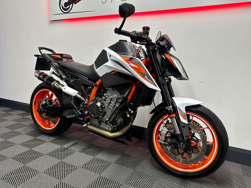 KTM 890 DUKE