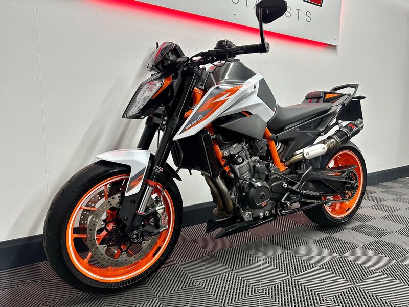 KTM 890 DUKE